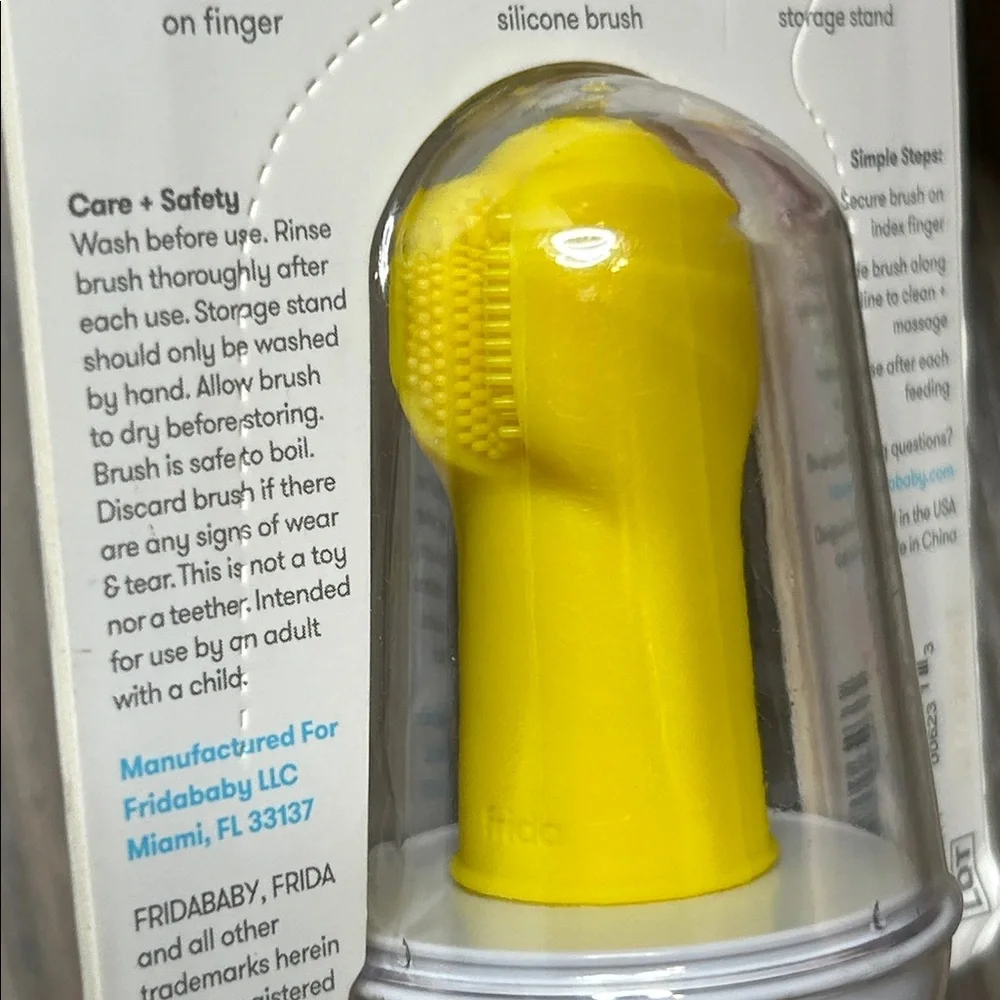 NWT Fridababy Finger Toothbrush